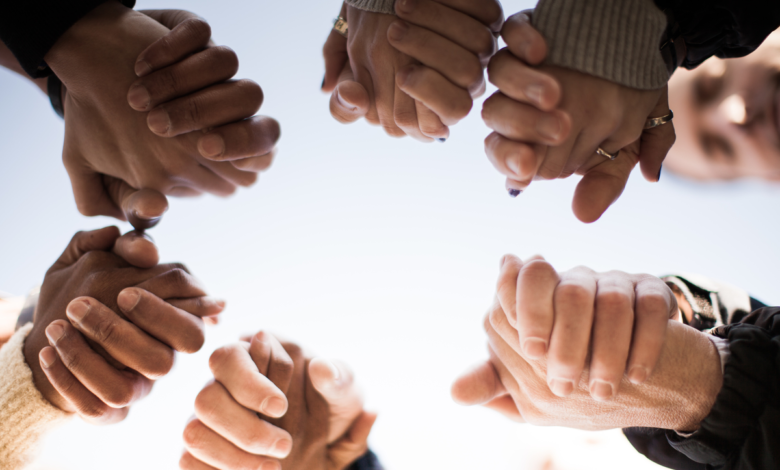 Why Joining a Christian Community Online Can Strengthen Your Faith Journey